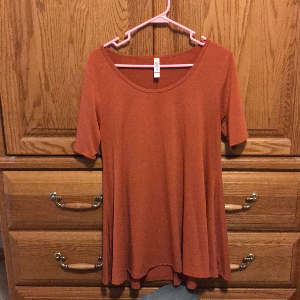 LuLaRoe XS Perfect Tee